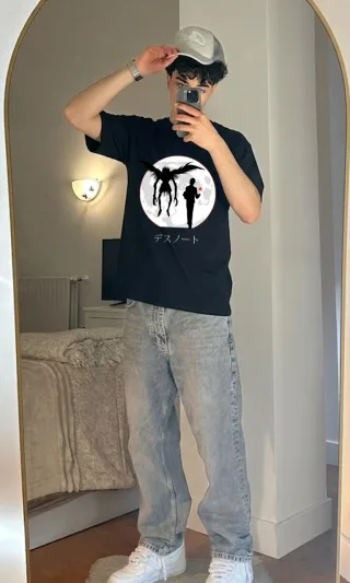 Customer wearing Death Note t-shirt